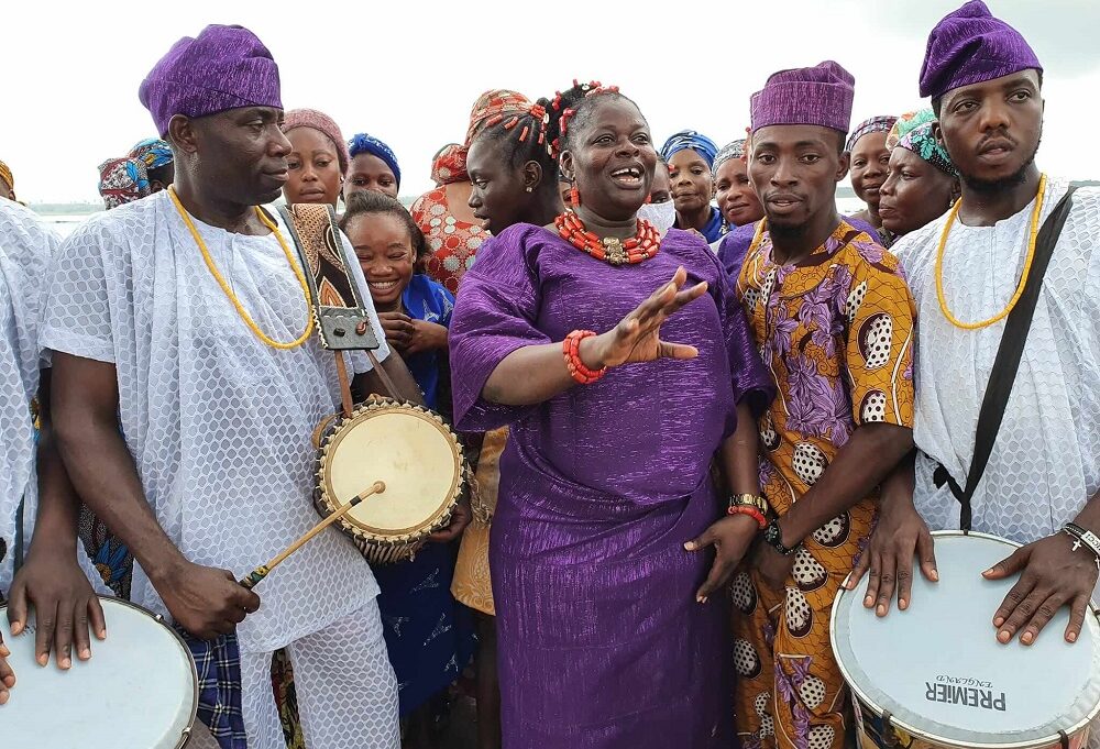 Ayo Ewebiyi (Mama Oriki)